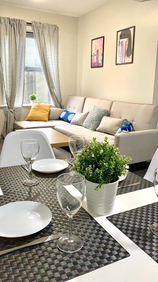 Free, Large Car Park Apartment Wakefield Luaran gambar